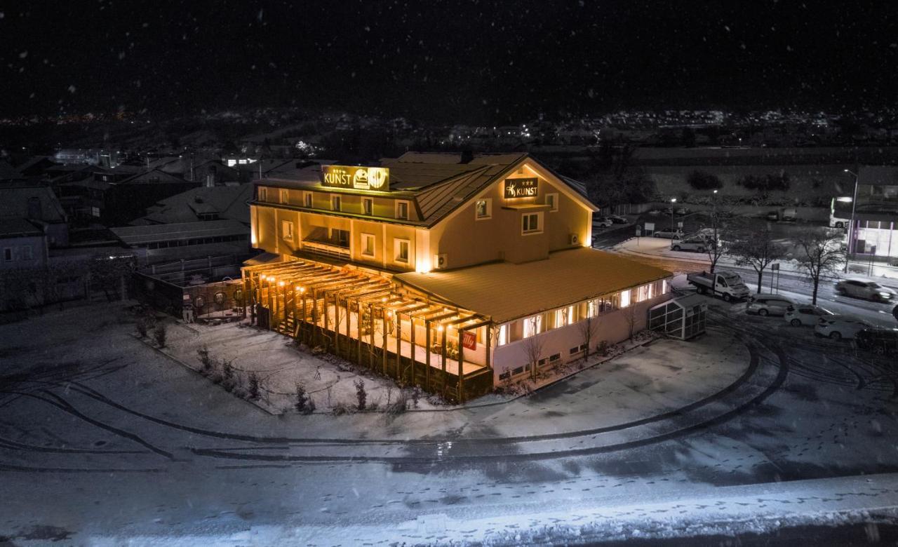 Hotel Kunst Krško Kültér fotó