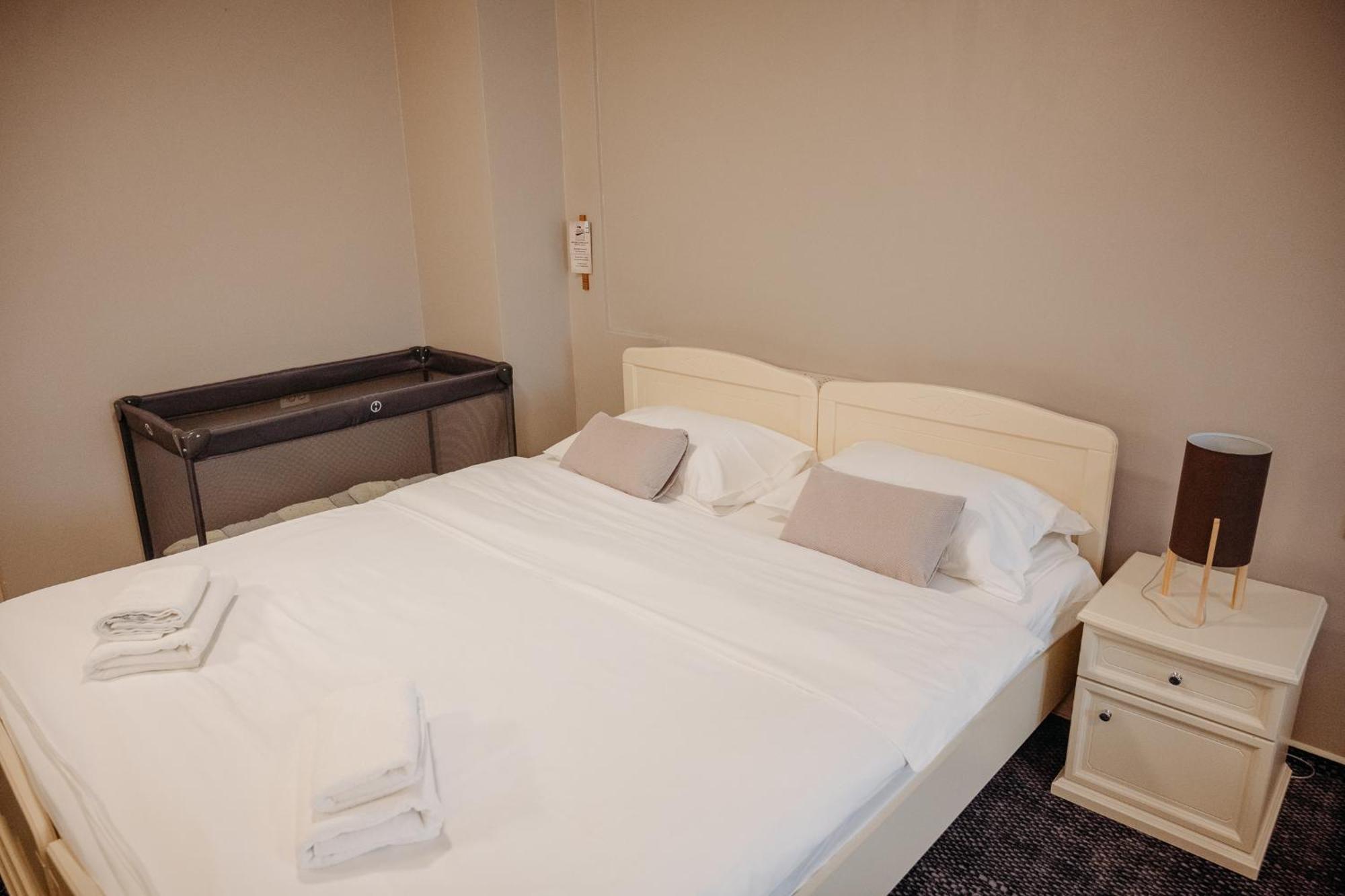 Hotel Kunst Krško Szoba fotó